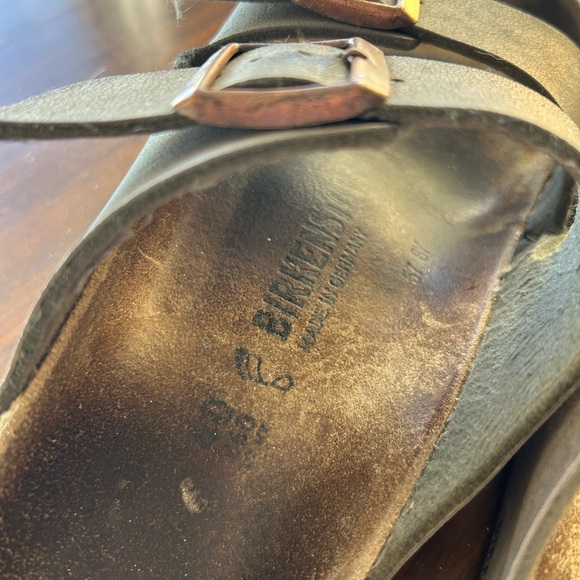 Well loved olive green Birkenstock sandals - Picture 4 of 4